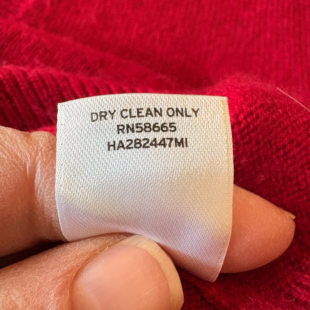 Classic Halogen Red 100% Cashmere V-Neck Sweater - Picture 5 of 7